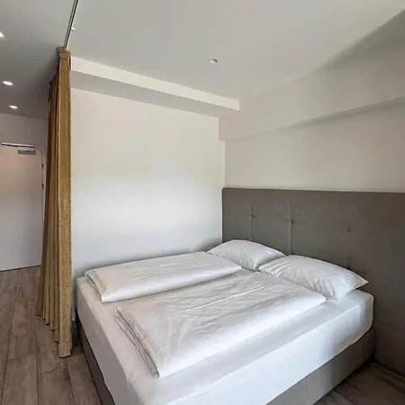 Casa Grande Your Modern Living At The Woerthersee Apartamento Sekull
