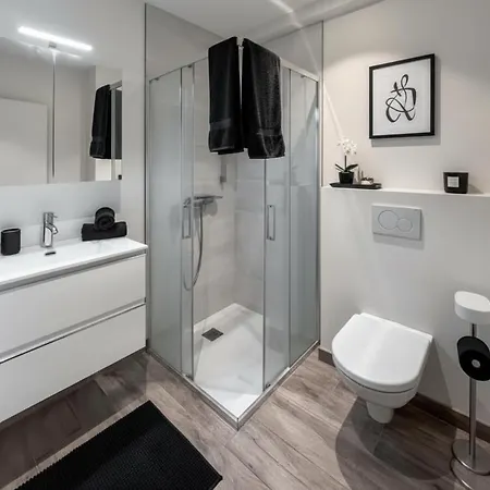 Casa Grande Your Modern Living At The Woerthersee Appartamento Sekull
